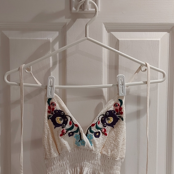 NWOT, Guess | Top w/ Straps & Floral Embroidery - Picture 2 of 11